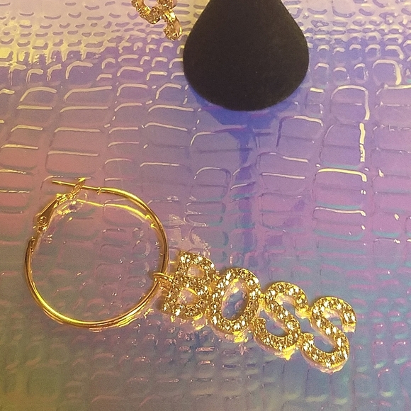 Boss earrings - Picture 2 of 2